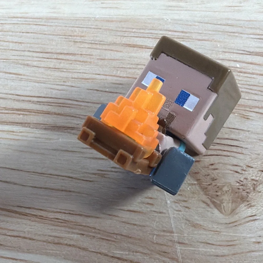 Minecraft Village & Pillage Series 21 Mini Figures Steve NEW